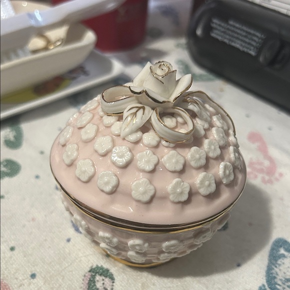 no brand Other - Elegant Pink Floral Decorative Box